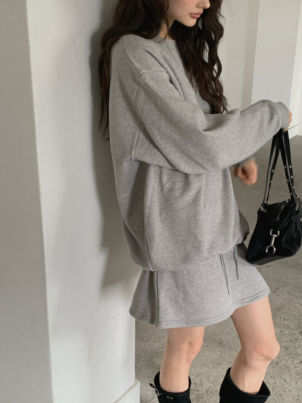 Open Back Oversized Crewneck Sweatshirt