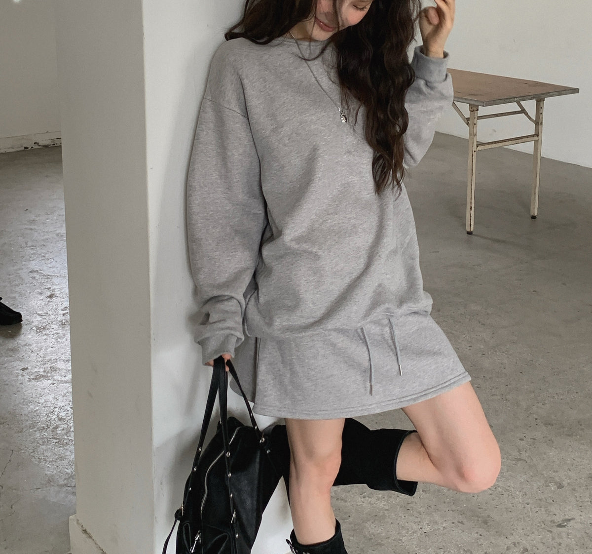 Open Back Oversized Crewneck Sweatshirt
