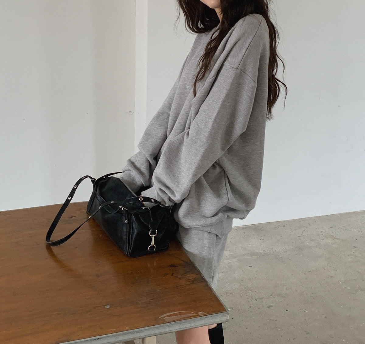 Open Back Oversized Crewneck Sweatshirt