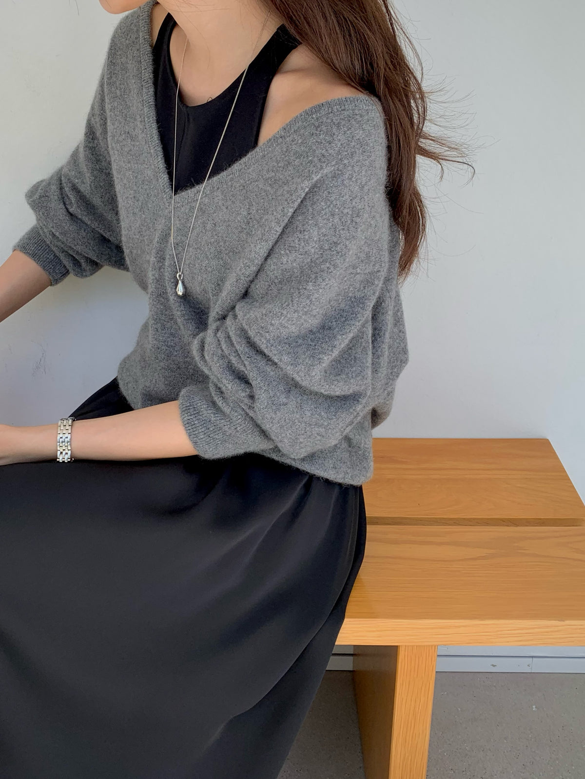 V-Neck Racoon Knit Sweater Burgundy front