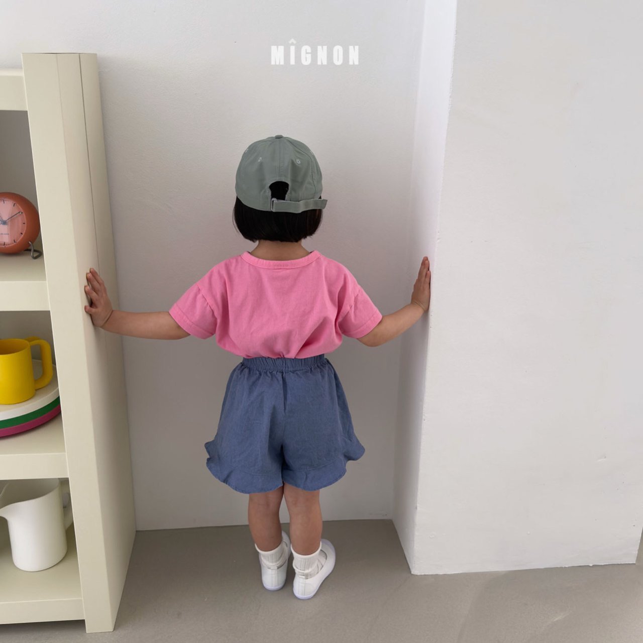 Mignon Ribbon Graphic Tee & Ruffle Hem Shorts Set  — Kids