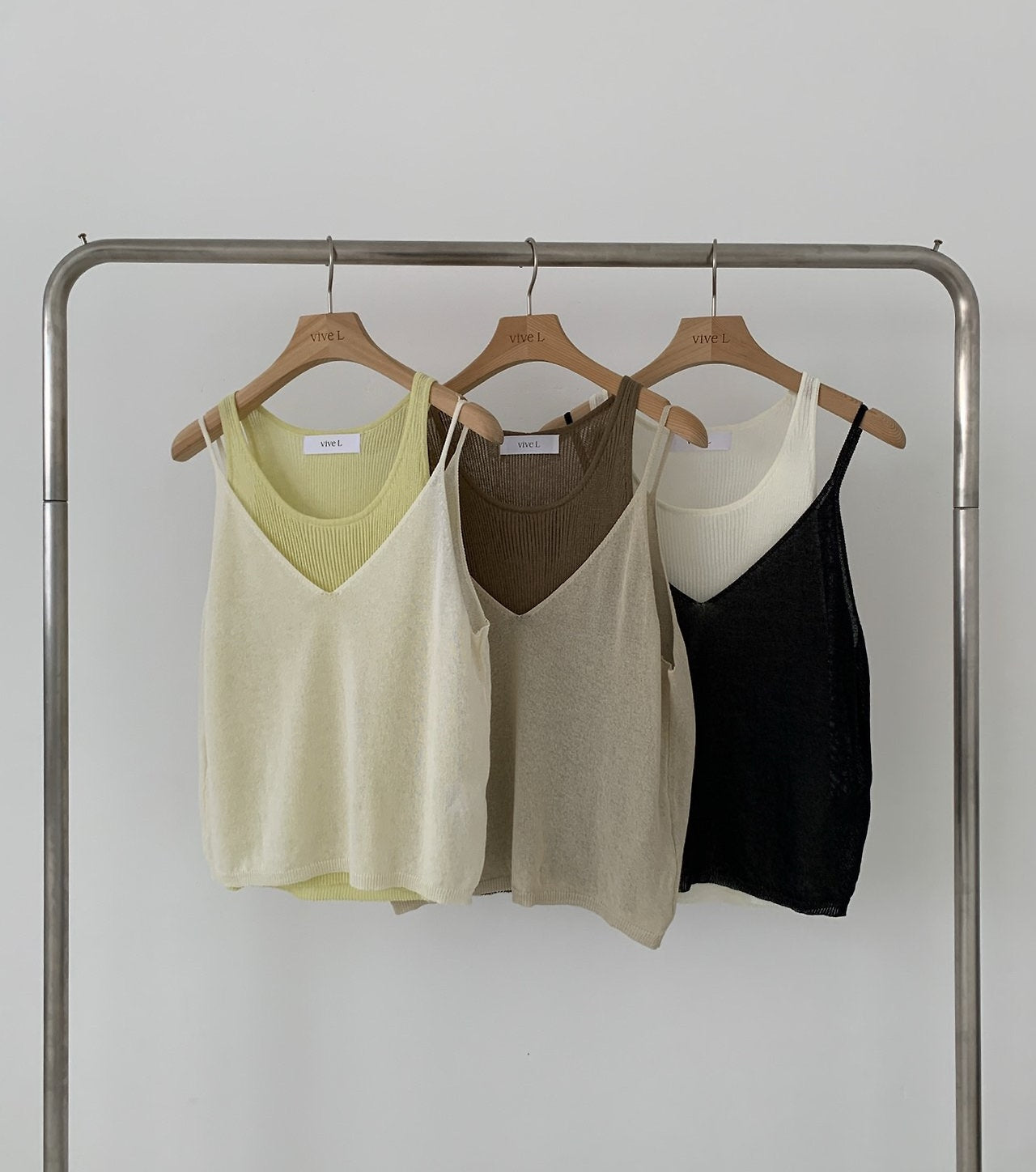 Vive L Two-Piece Linen V-Neck Knit Tank Top Set with Ribbed Inner Top