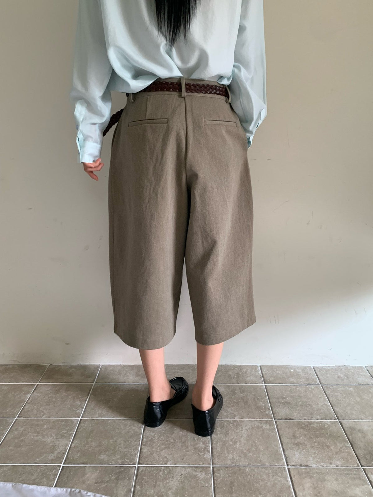 Pin-Tuck Wide Leg Bermuda Pants
