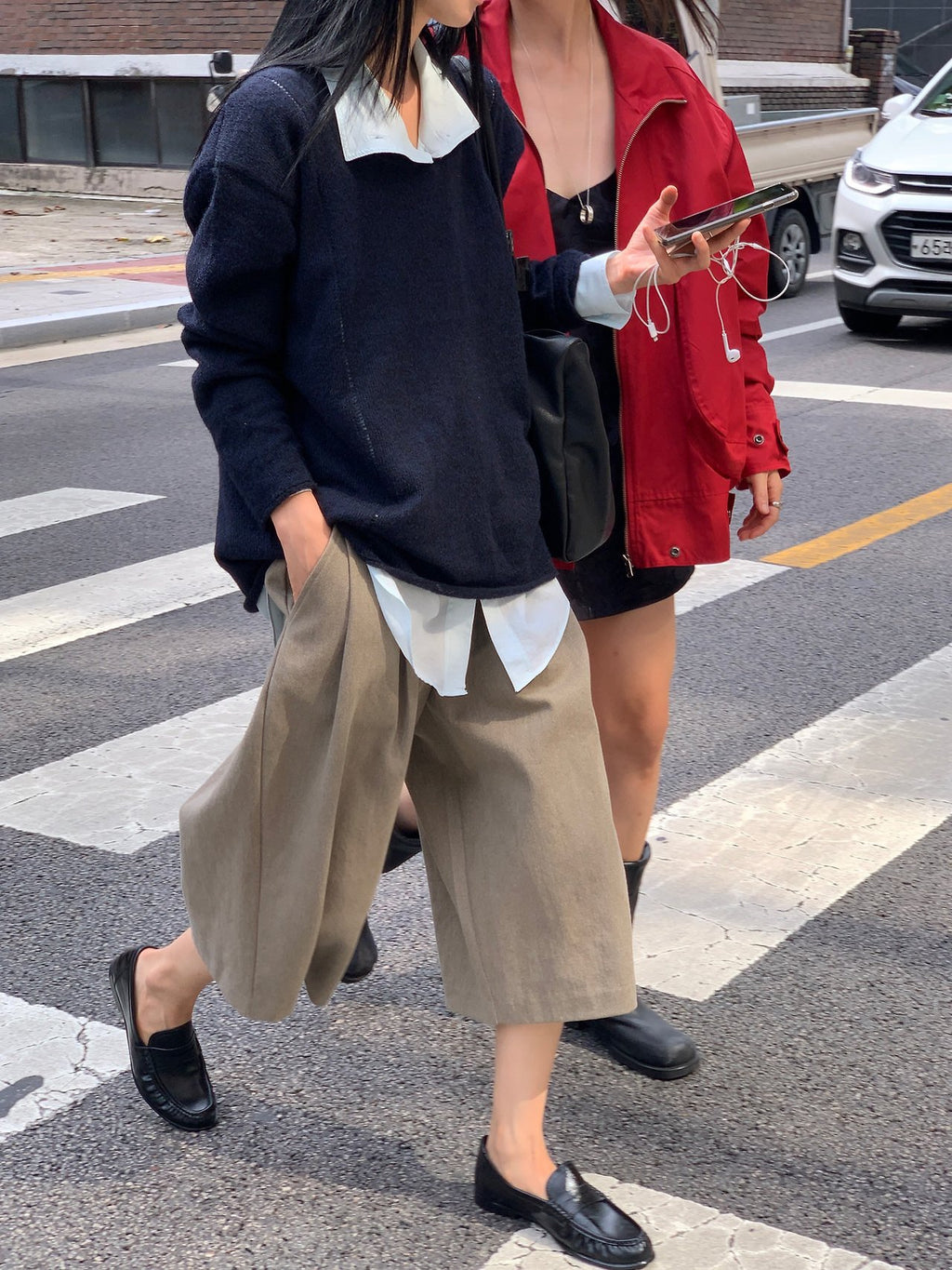 Pin-Tuck Wide Leg Bermuda Pants