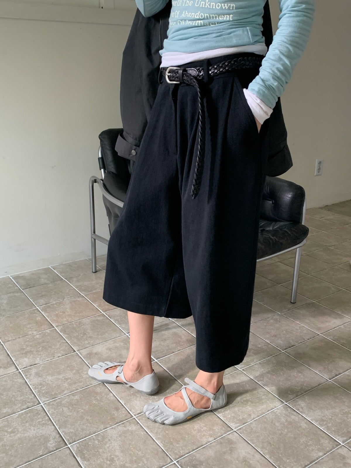 Pin-Tuck Wide Leg Bermuda Pants