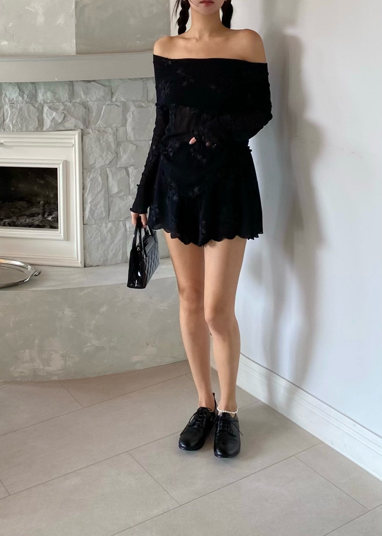 OUPPT Floral Embroidery Scallop Hem Shorts