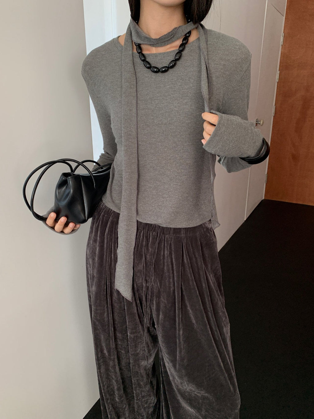 Ivory ribbed top and matching scarf set