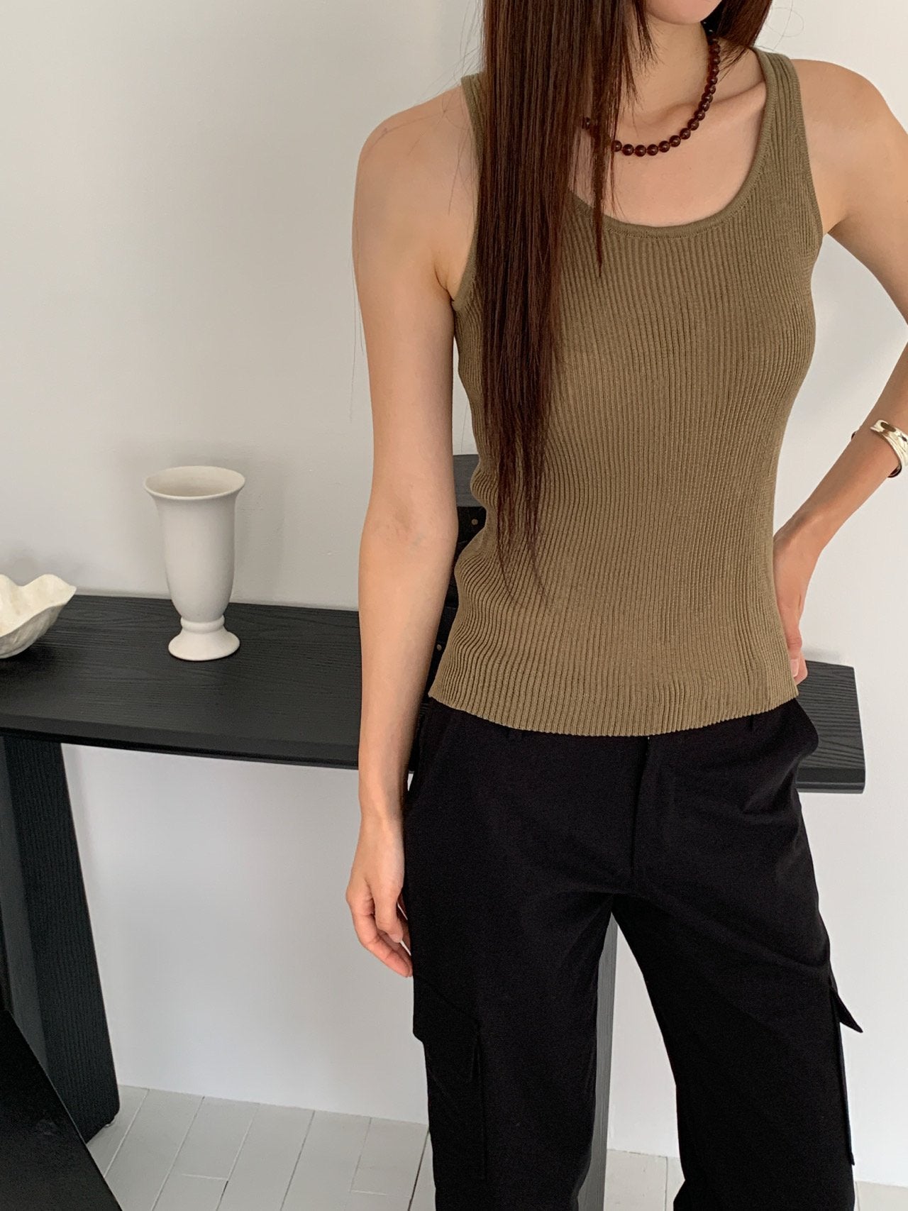 Vive L Two-Piece Linen V-Neck Knit Tank Top Set with Ribbed Inner Top