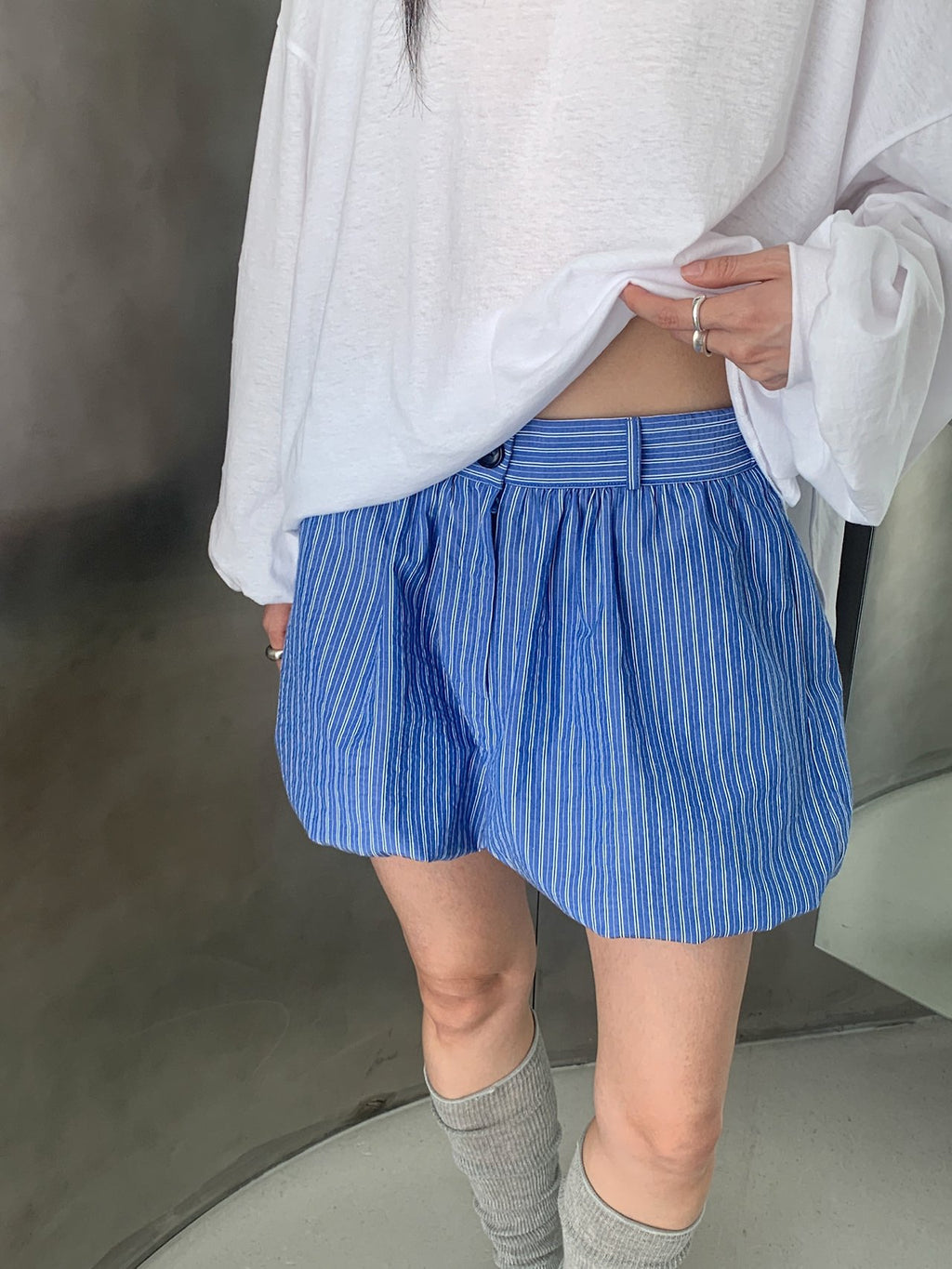 Vive L striped balloon shorts in Blue, full look