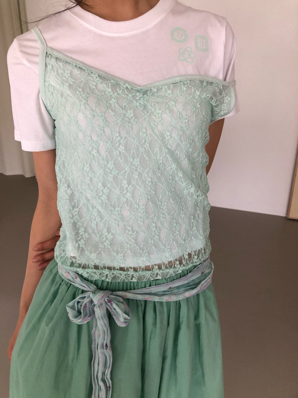 (2Pack)NueFlash Floral Lace V-Neck Crop Camisole