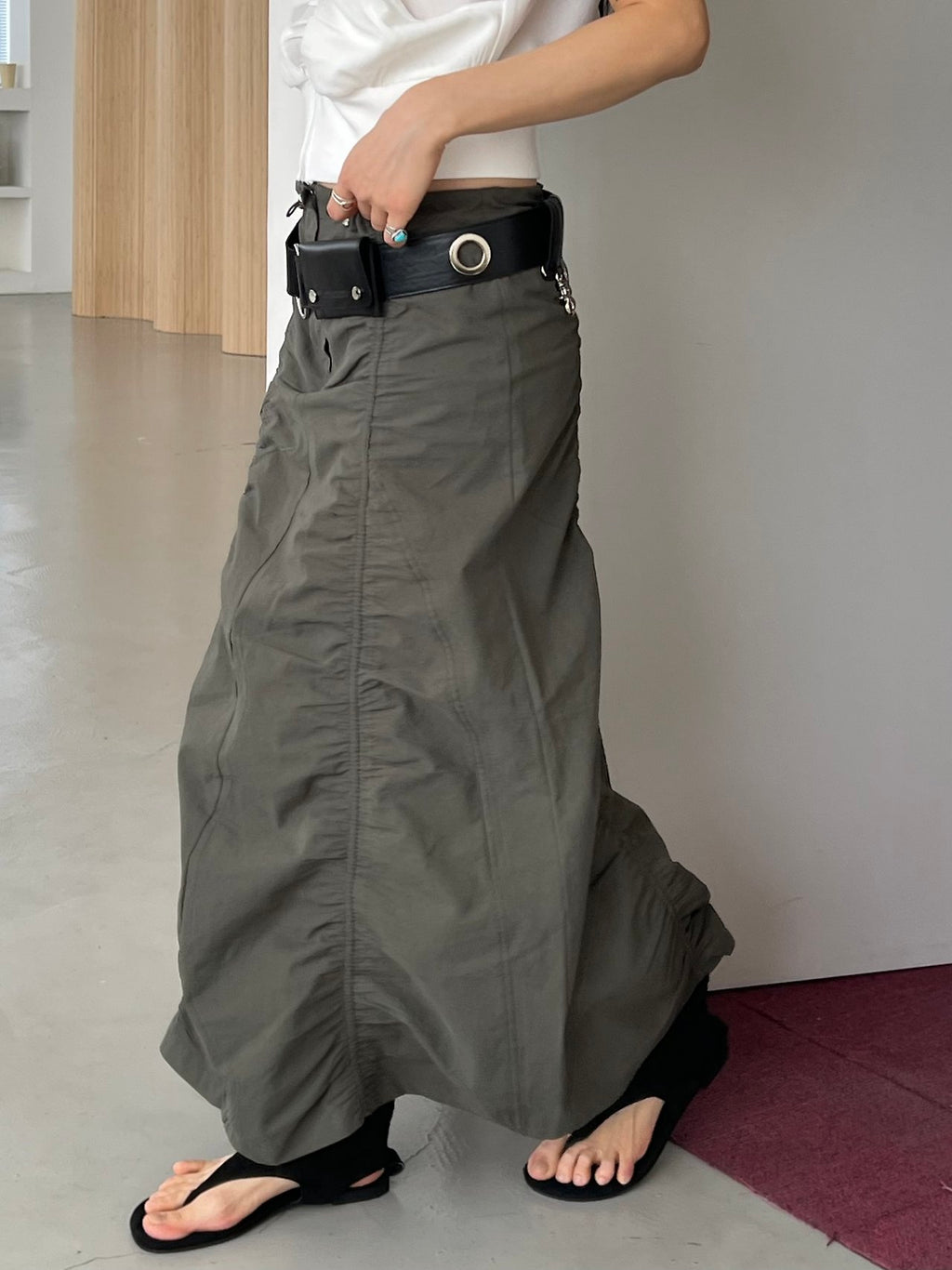 ASKHAKI Gathered Side Balloon Hem Long Skirt
