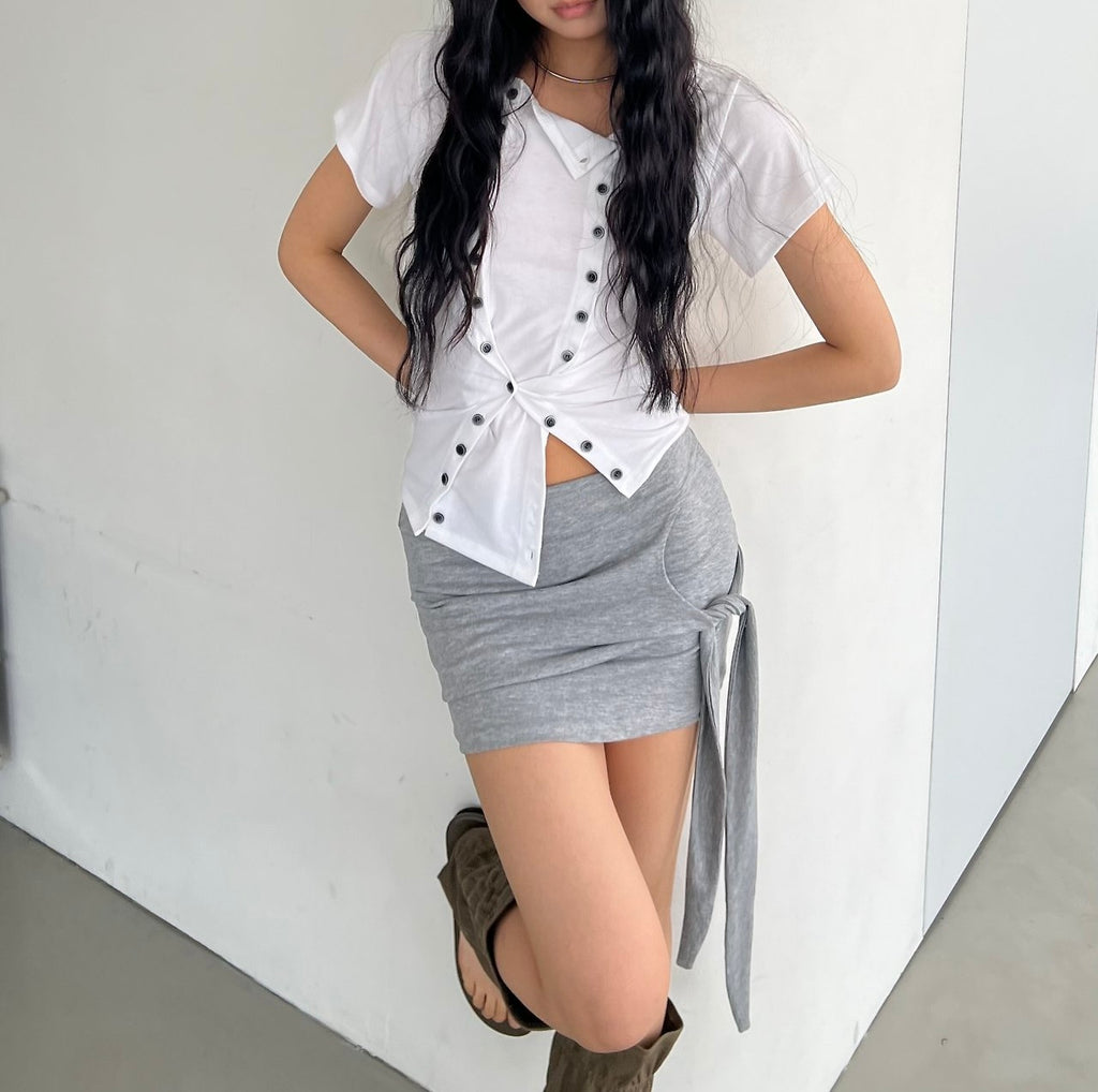 ASKHAKI Snap Button Front Slim Cropped Short Sleeve Top
