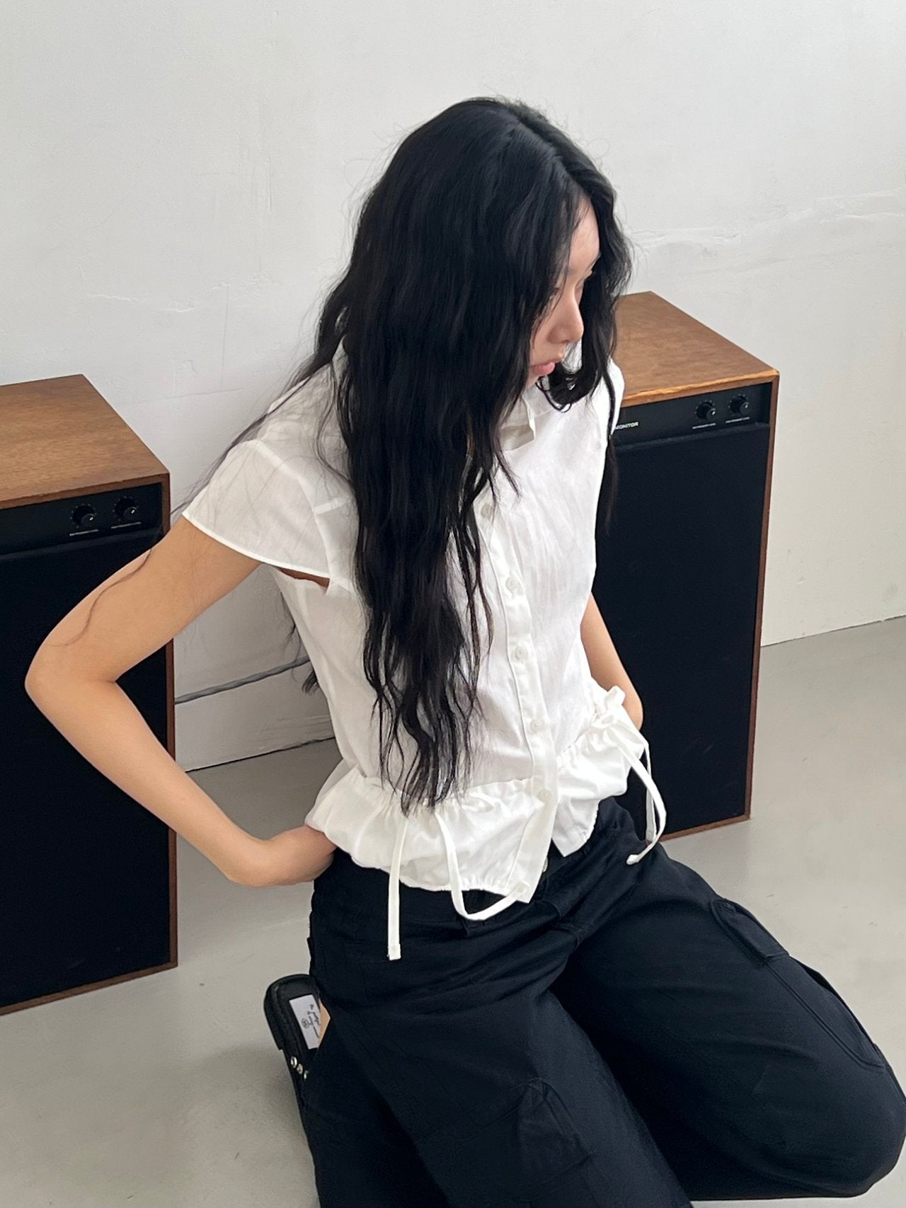 ASKHAKI Stand Collar Patch Pocket Drawstring Hem Cropped Shirt