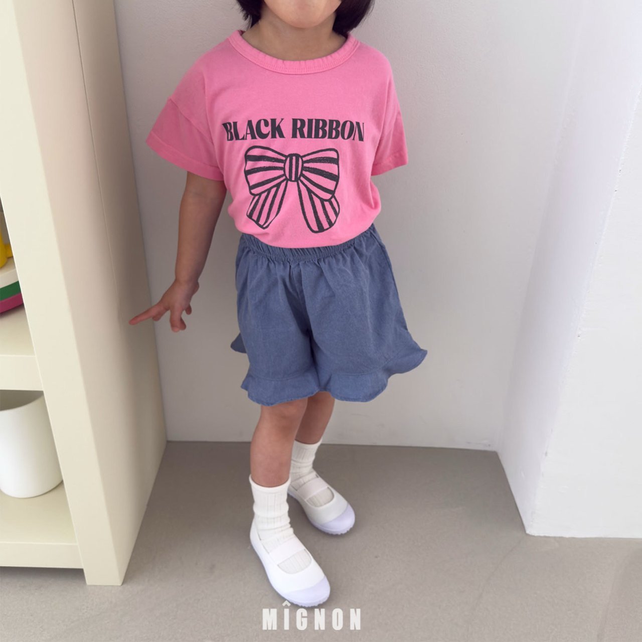 Mignon Ribbon Graphic Tee & Ruffle Hem Shorts Set  — Kids