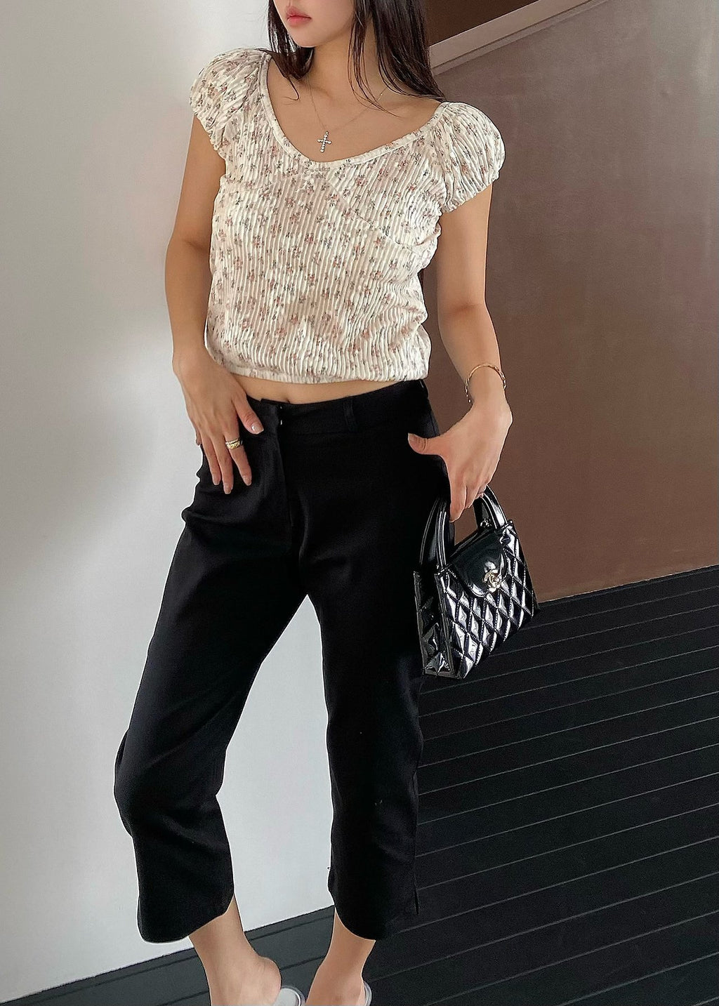 OUPPT Floral Print Crinkle Scoop Neck Puff Sleeve Crop Top