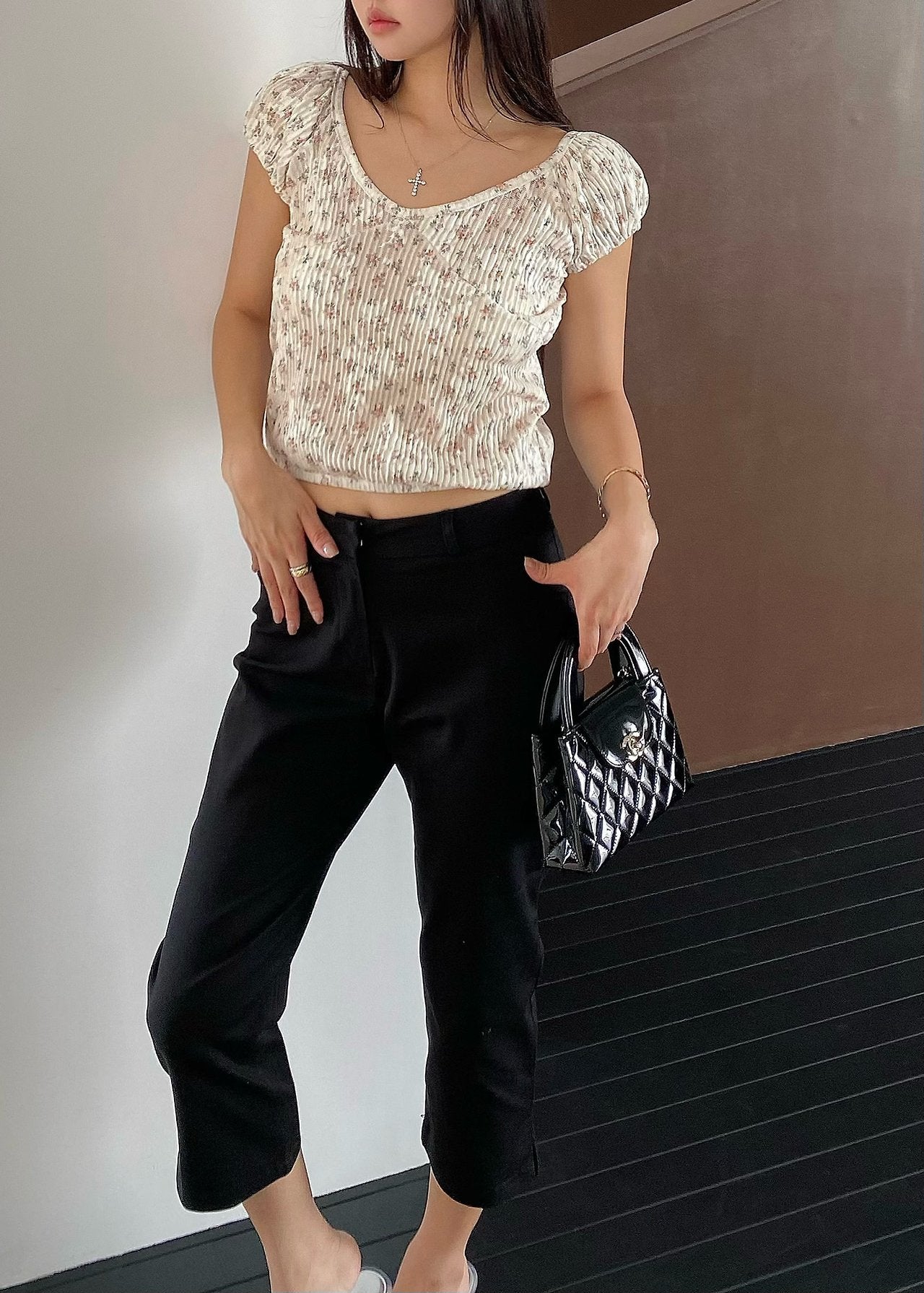 OUPPT Floral Print Crinkle Scoop Neck Puff Sleeve Crop Top