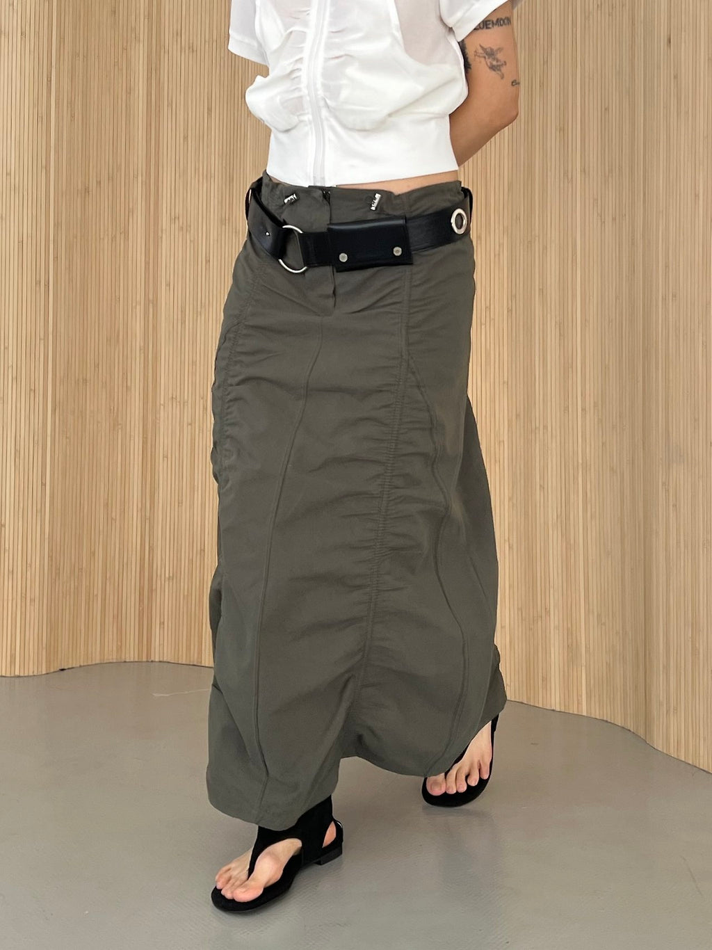 ASKHAKI Gathered Side Balloon Hem Long Skirt