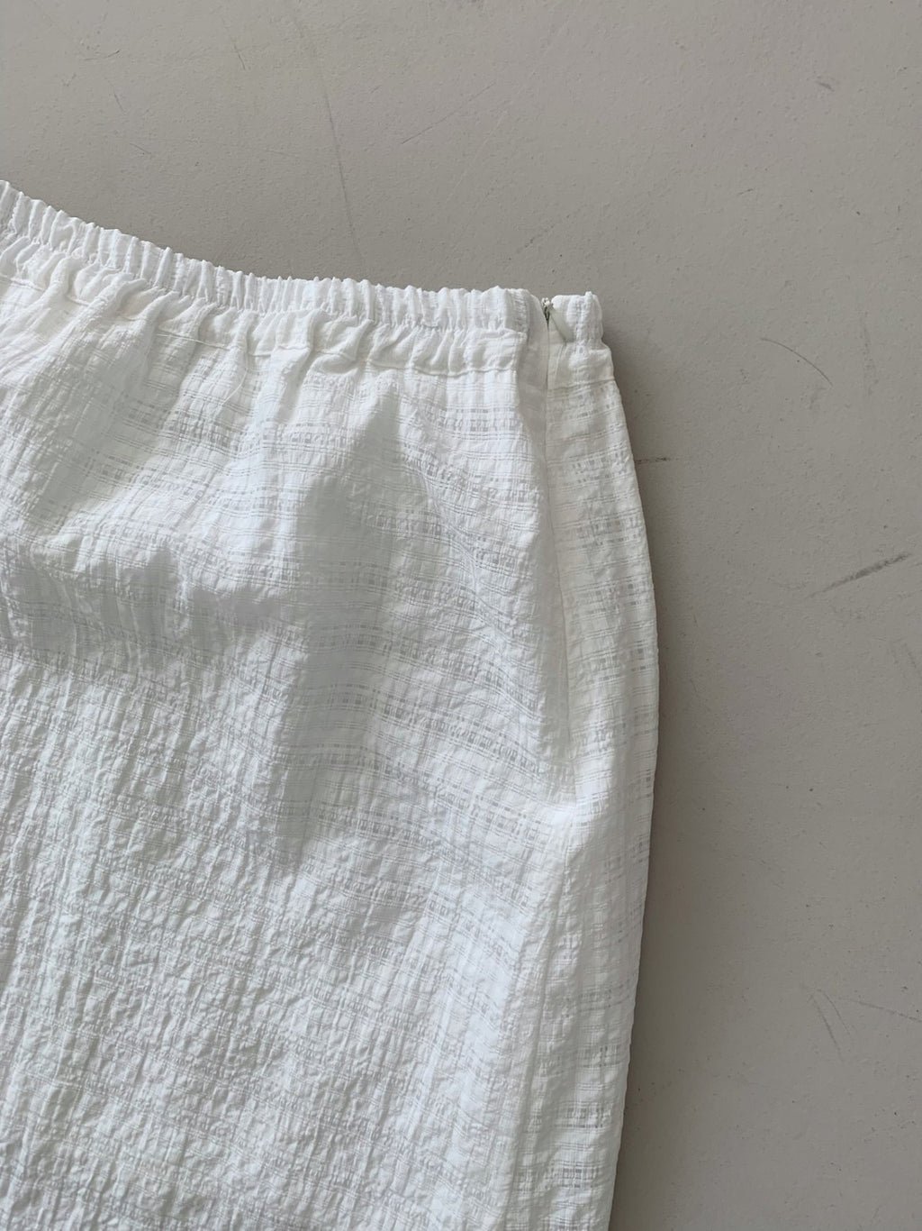 Bysugar Crinkle Texture Midi Skirt — Side Tie Slit with Ruffle Hem