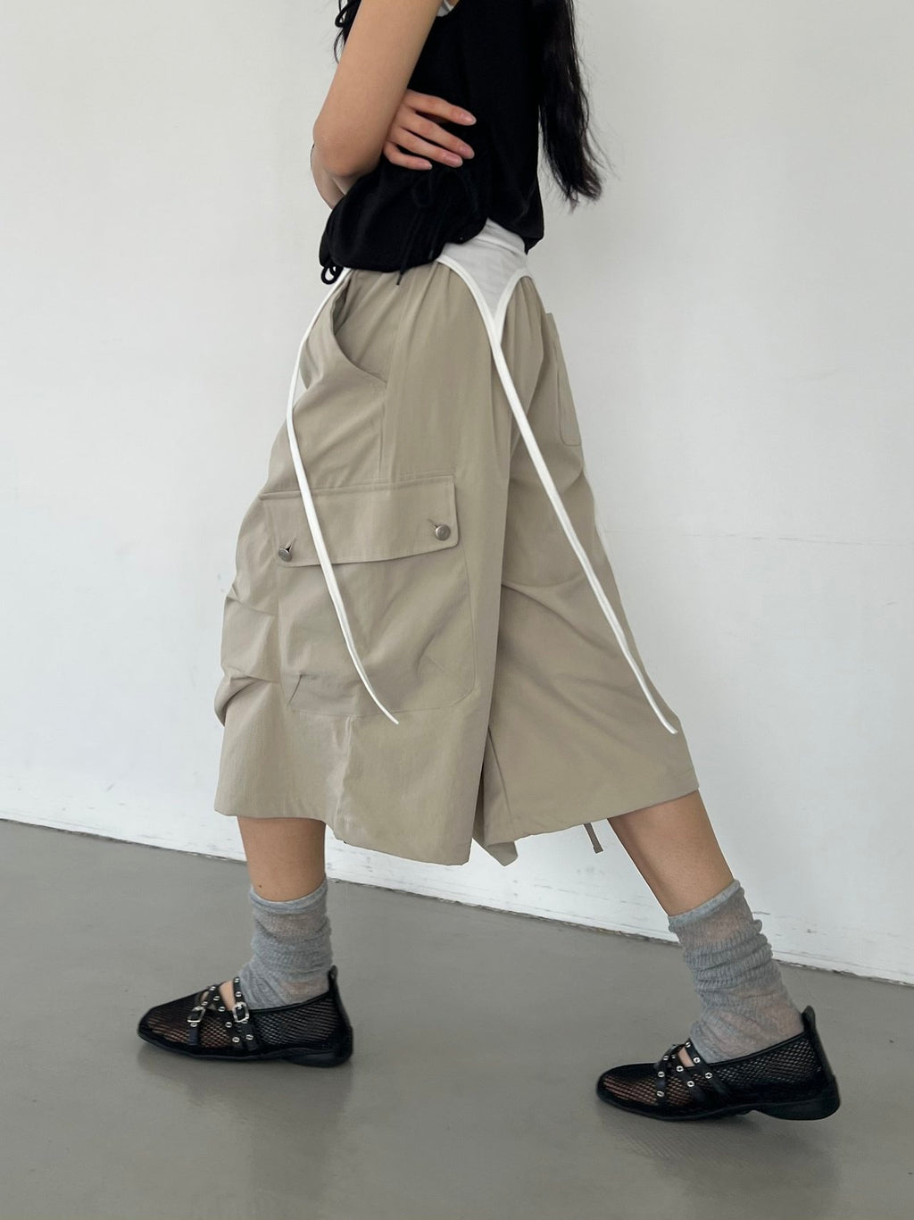ASKHAKI Wide Leg Cargo Bermuda Shorts with Flap Pockets and Drawstring Hem