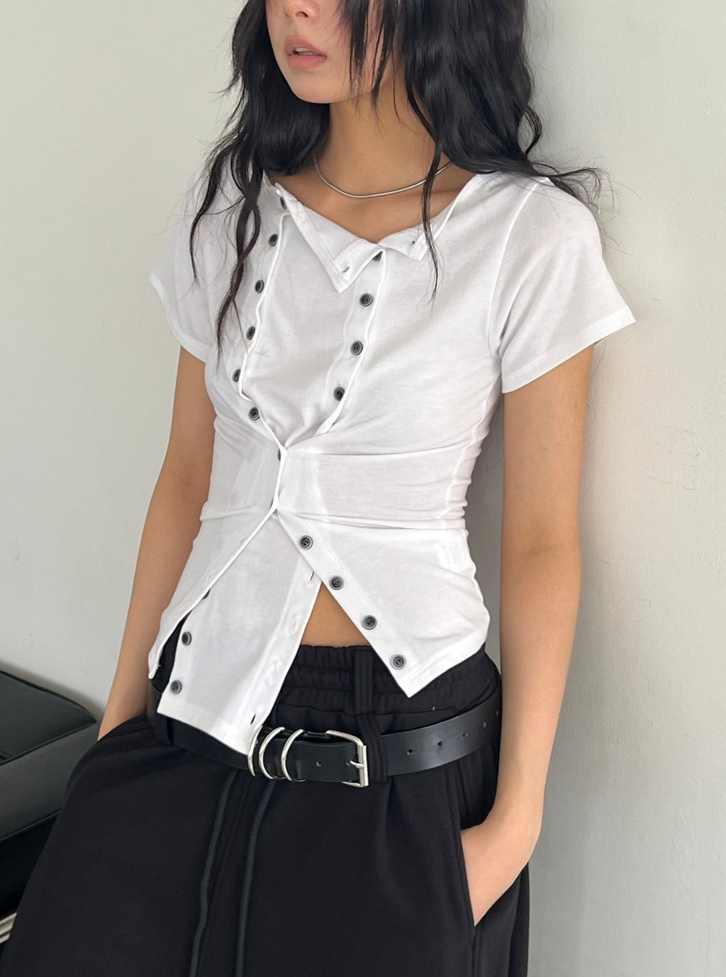 ASKHAKI Snap Button Front Slim Cropped Short Sleeve Top
