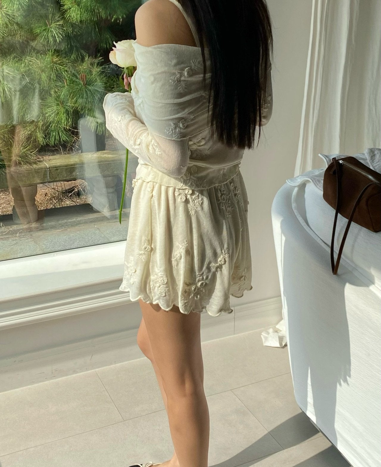 OUPPT Floral Embroidery Scallop Hem Shorts