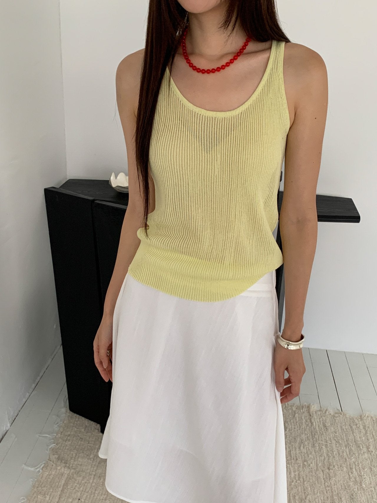 Vive L Two-Piece Linen V-Neck Knit Tank Top Set with Ribbed Inner Top