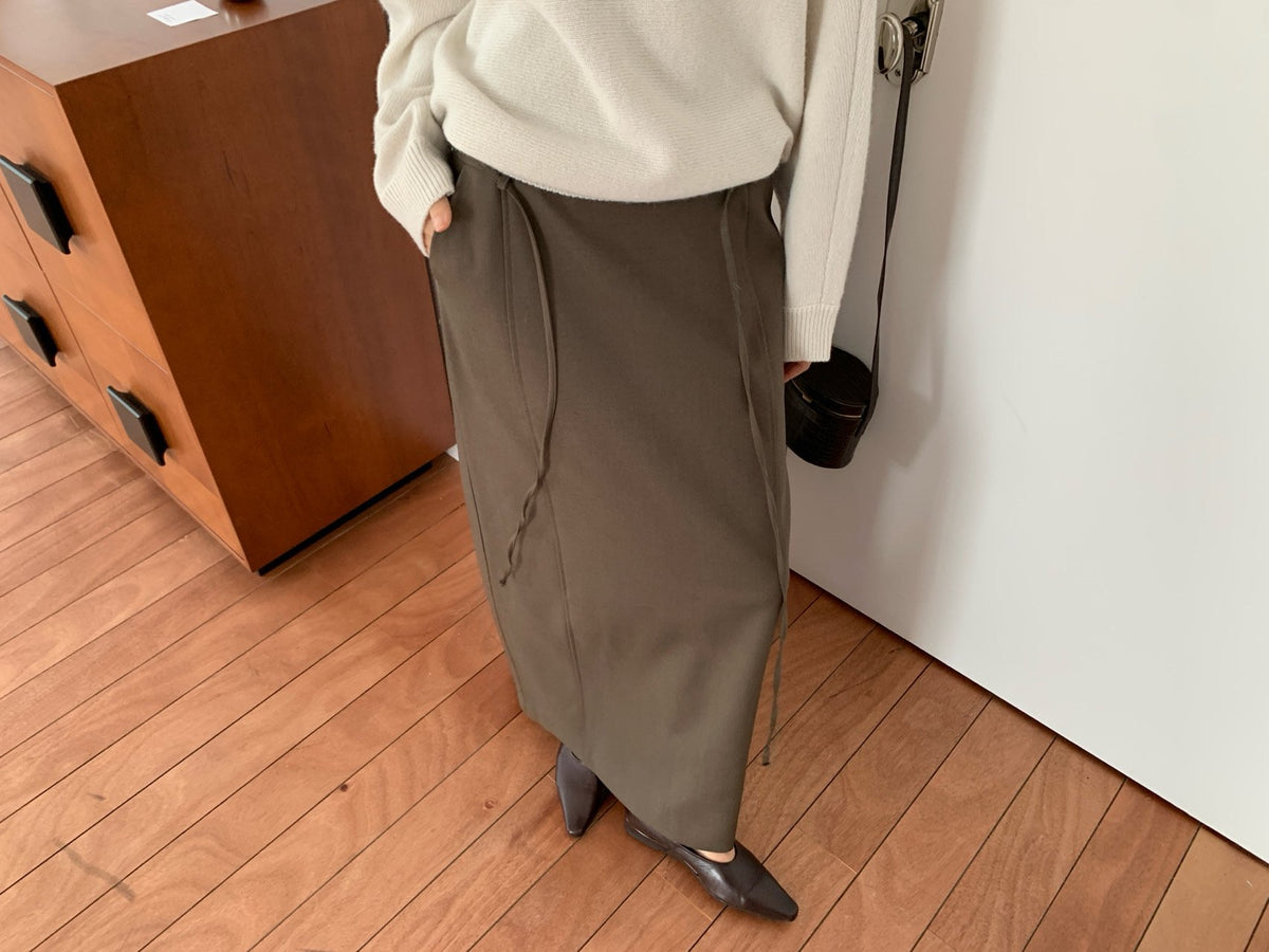 Black long skirt side view