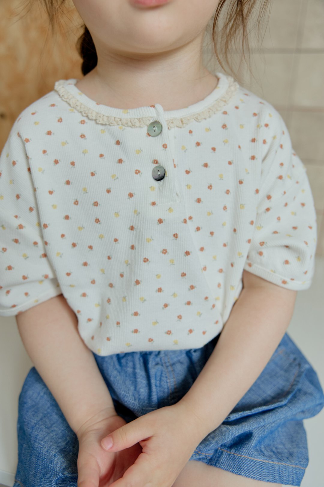 Onu Ditsy Floral Lace Neck Rib Tee & Pocket Denim Shorts Set — Kids