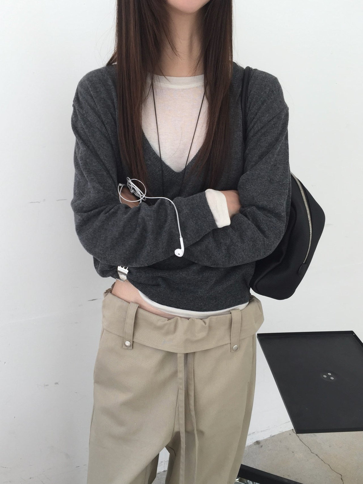 Nweol Deep V-Neck Long Sleeve Knit Top