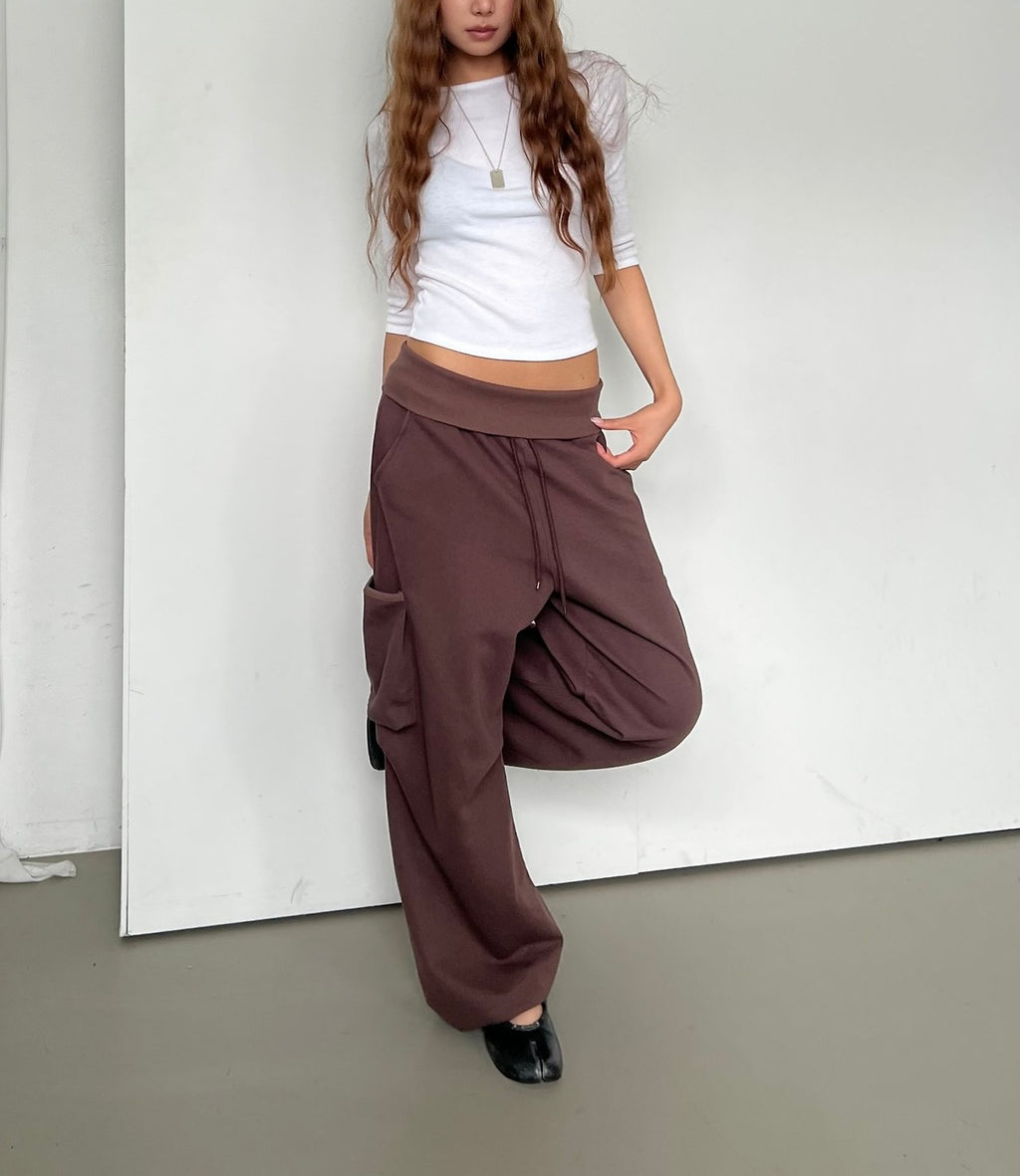 Askhaki Crew Neck Cropped Three-Quarter Sleeve Top