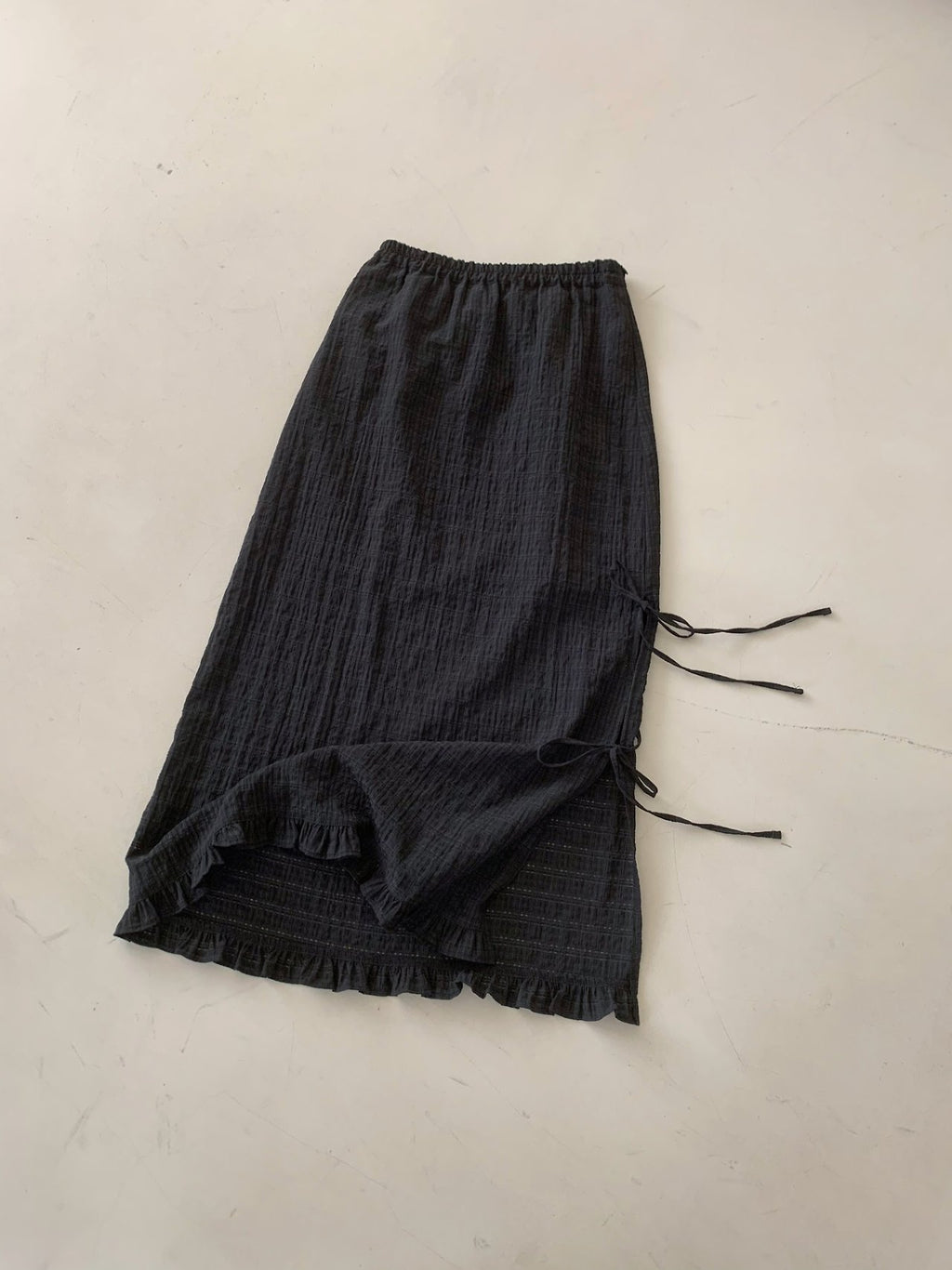 Bysugar Crinkle Texture Midi Skirt — Side Tie Slit with Ruffle Hem